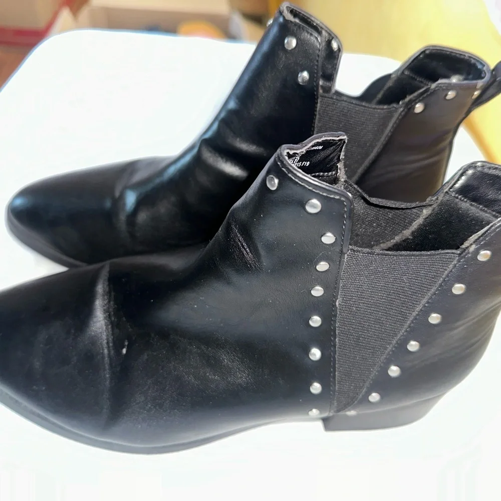 Time and Tru Black Ankle Booties   (115)